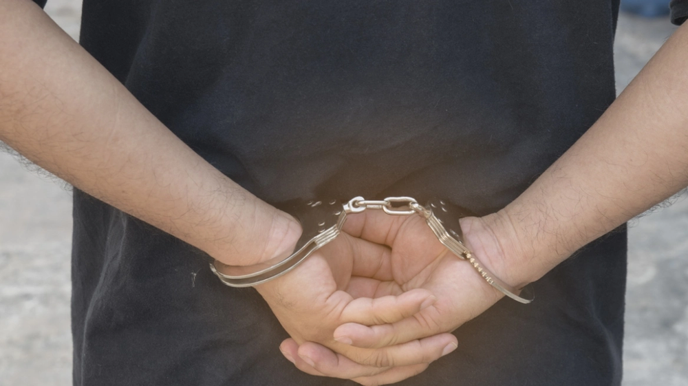 Επίθεση με ρόπαλο σε οικοδομή στο Παλαιό Φάληρο – Συνελήφθη 47χρονος